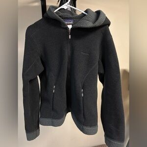 Patagonia Black Synchilla Hooded Fleece Jacket
Women’s Size Small